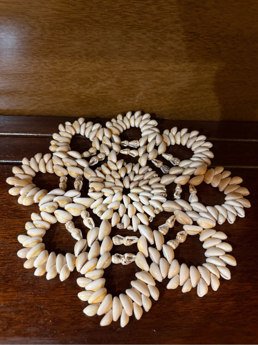 Vintage-Cowrie Sea Shell trivet